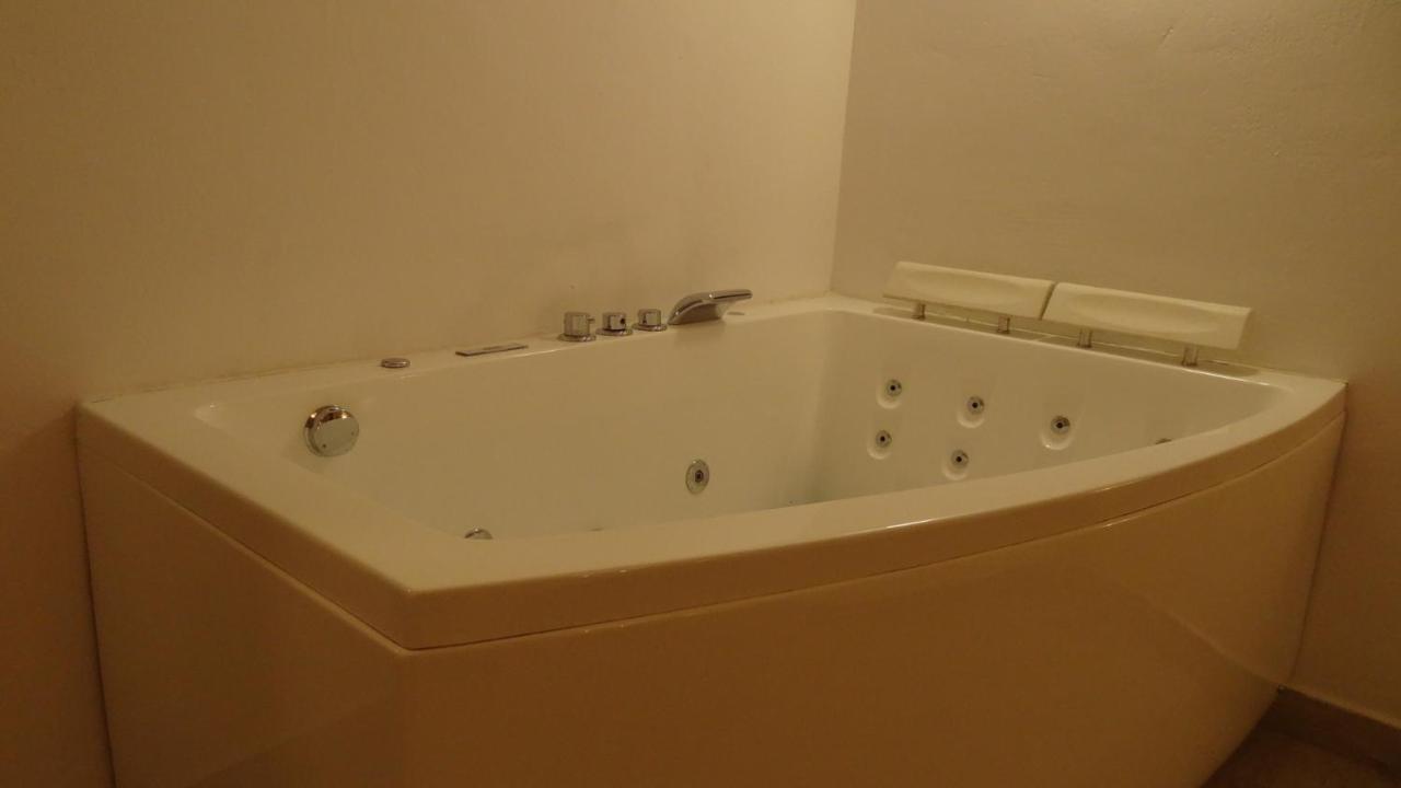 Cozy Rooms - Banera Hidromasaje Valencia Kültér fotó